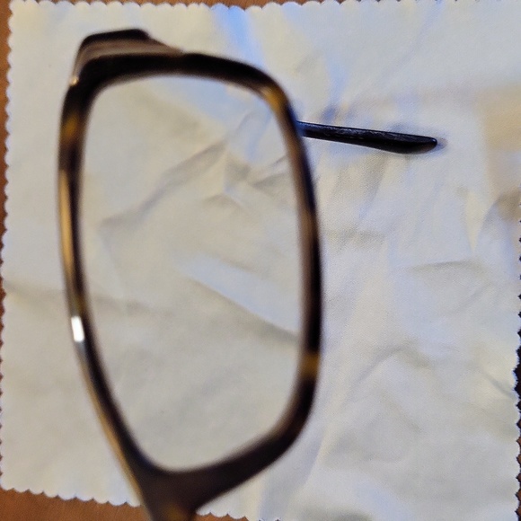 Prada Tortiose Shell Glass with Case - Picture 6 of 11